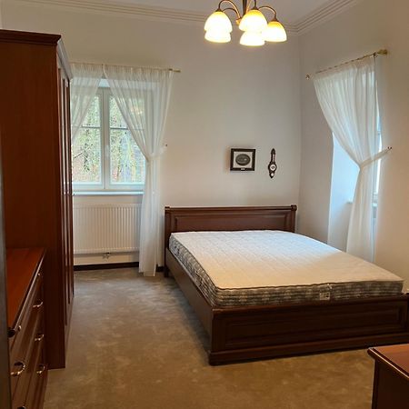 Apartment Villa Dionysus การ์โลวีวารี ภายนอก รูปภาพ